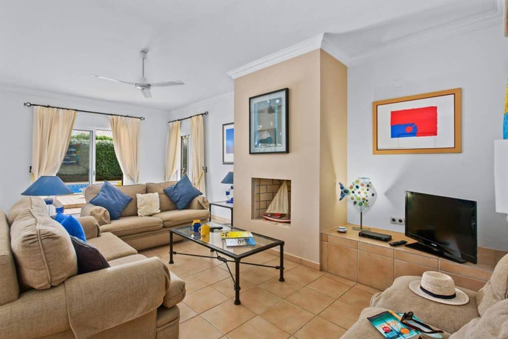 Villa White Sands - Private Oasis, Heated Pool, Beaches & Strip Nearby البوفيرا المظهر الخارجي الصورة